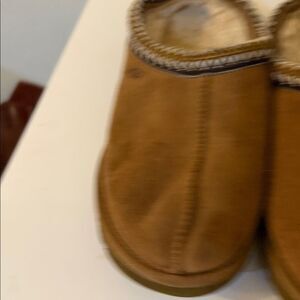 UGG Tasman Tan Suede Slippers with Cozy Lining sz 8